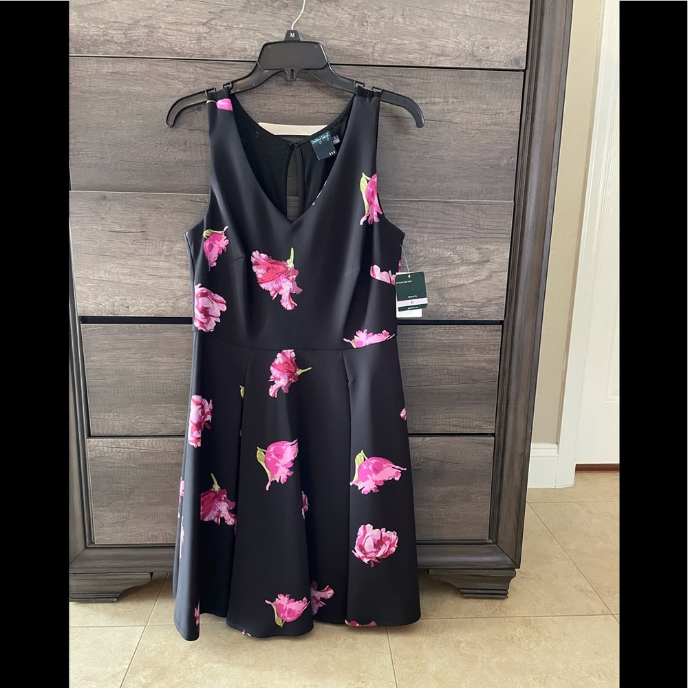Gabby Skye Floral Sleeveless Neoprene Dress NWT